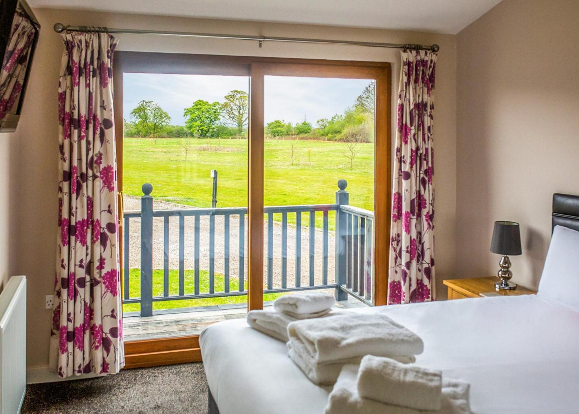 High Lodge Darsham Room photo